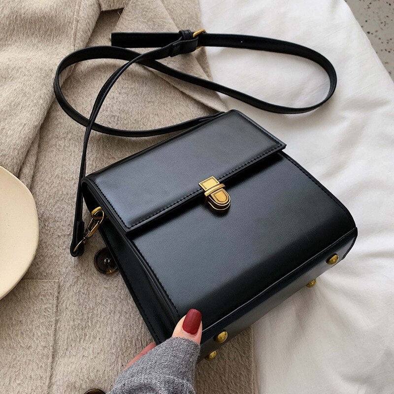 Vintage Style Accessories / Adored Vintage / Romy Cross Body Bag
